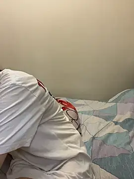 YankiGirl - Squize my tits clous up