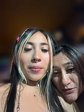 ManuelaVeeleez - Touch boobs my friend in the bathroom