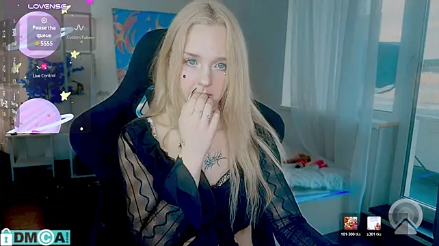 Aliceglass__