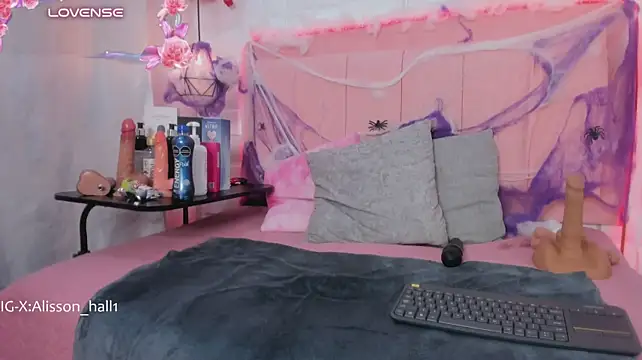 Alisson_hall1 - Open pussy lips