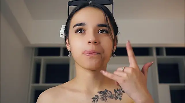 CourtneyBasbas - Put my domi in my panties and make me c