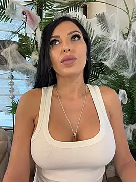 ReynaMorel - Stand up and show my body🔥