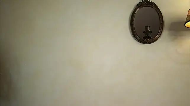 QueenieGitty - Massage my boobs