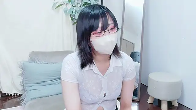 Umi_69oO - 秋服に衣替え　谷間ちらり…