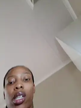 Paris_Layla - Shake some ass