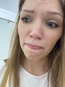 StreetSquirt - massage ass in panties in public