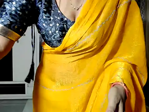 Hot_Myra - pillo ride
