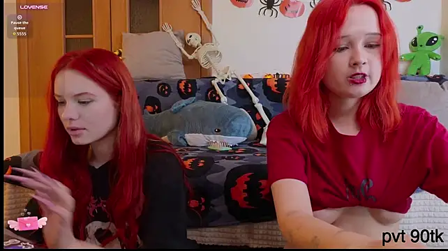 Mary_uw - anal plug + spank ass