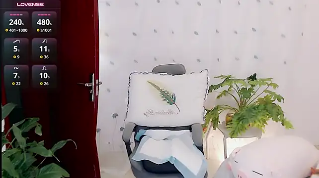 Yaoyao-baby520 - 甜言蜜语，不如身边有你！（牛仔裤喷水特写+大黑牛控制3分钟）