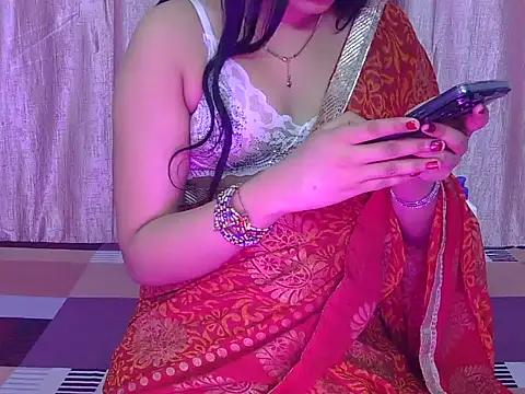 Hot-nayraa