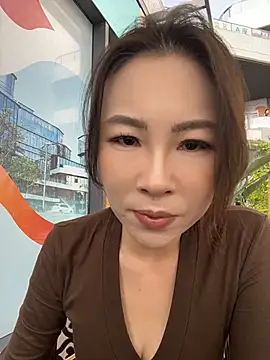 Eva10069 - 户外商业中心全裸上半身