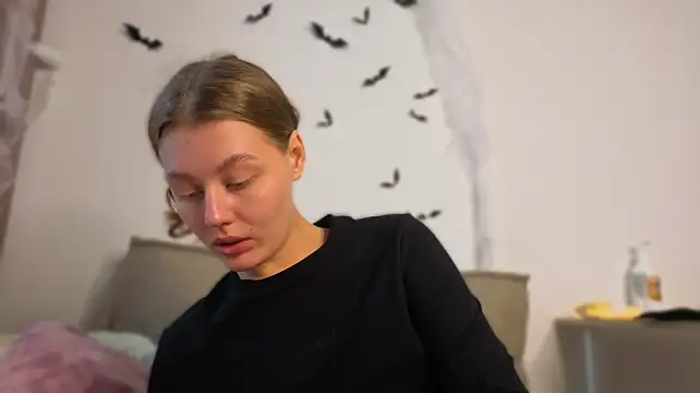 Elarisss - topless