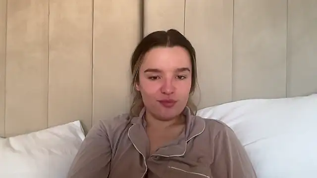 Maisiesmithx - sexy sunday buzzes