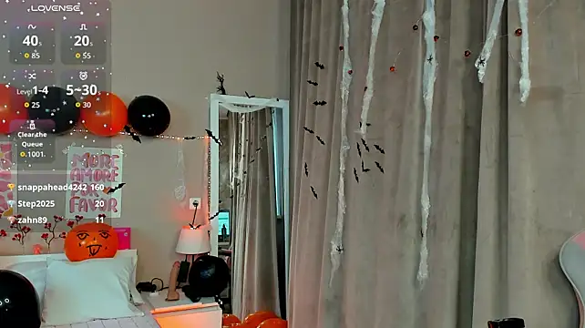 KristinaMay - spreed my booty🍑