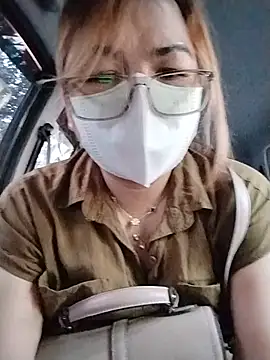 AsianMhiendy - fuck dildo inside the car