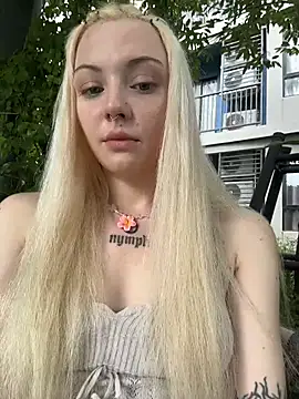 Badblondie - Moan MEOW MEOW next to strangers