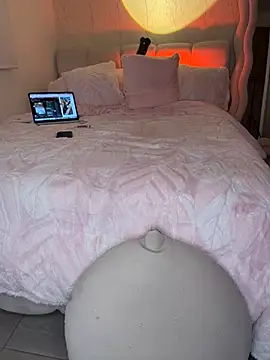 MaiahDolls - show ass