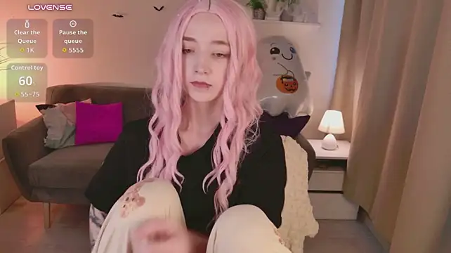 MelissaReis - Squeeze my nipples
