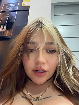 Daniela_ruizz - Saliva in doggy style+control Lovense x3