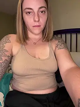 Jaseyrae - Shirt off!