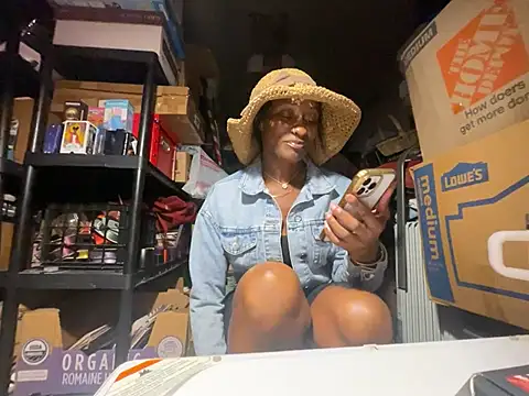 Wynterheat - Pussy Play | 2 tokens or more