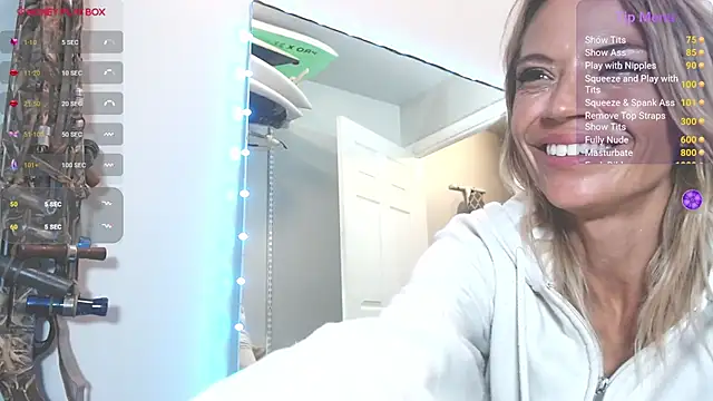 Iambree - strip and dildo reverse cowgirl