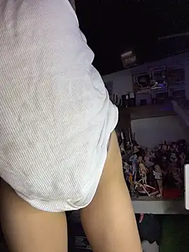 Lylixa - squeeze ass and dilate with plug