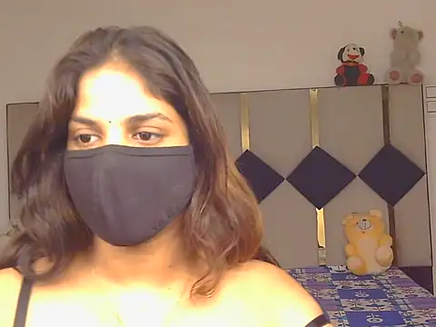 Hii-tanisa - full nude show