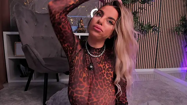 PearlPlenty - Spank that ass x5🍑
