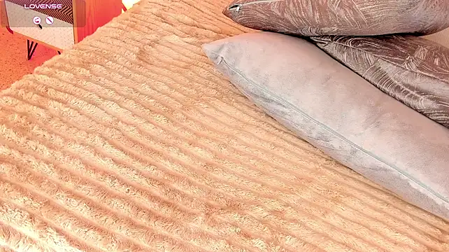 TahliaMoreau - 🍒I play with my boobs close up🍒