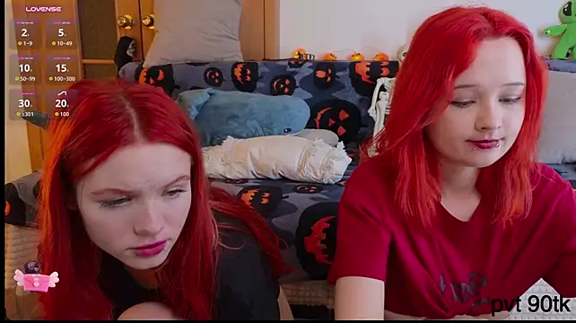Mary_uw - anal plug + spank ass