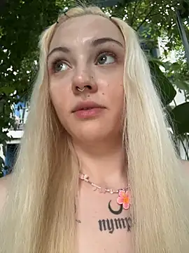 Badblondie - Massage boobies under top next strangers