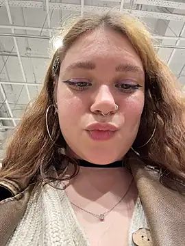 Lucy-joy - show NAKED tits