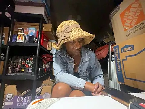 Wynterheat - Pussy Play | 2 tokens or more