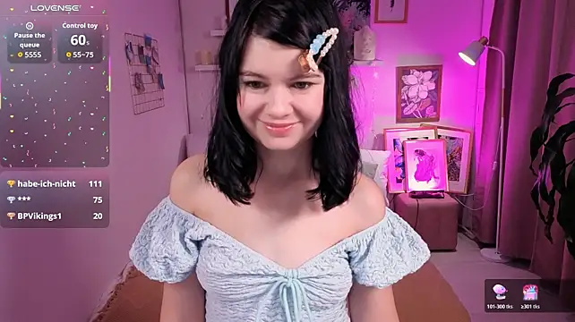 Lil_Amelie - 💦 TOUCH ME UNDER THE PANTIES CLOSE UP
