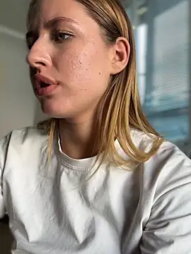 AriNova_ - SIT ON A FACE