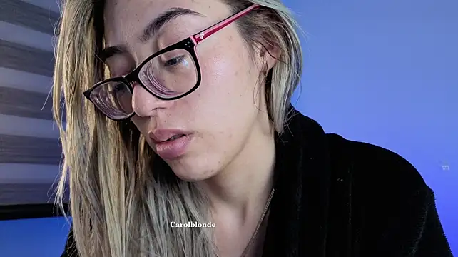 Carolblonde - Show flash tits