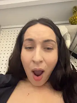 Holly_Play - squirt SPLASH next to people in KFC