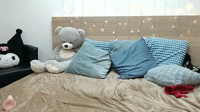 SophieyMoon - Ultimate Crazy Anal Show + DP w Squirt