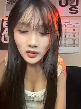 Xiaoxiao1001 - 嘴里口小鸡巴 下面蹭大鸡巴 五分钟