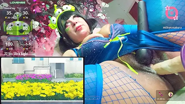 MilkyXSakura - Nipple clamps + creamy boobs 👽💙
