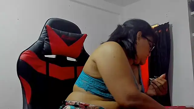Saraladys - Show body / Mostrar el cuerpo
