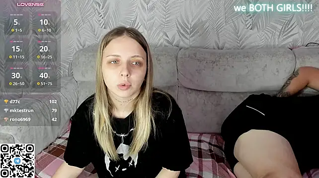 Alice_Halle - 2 naked pussy in doggy mmm