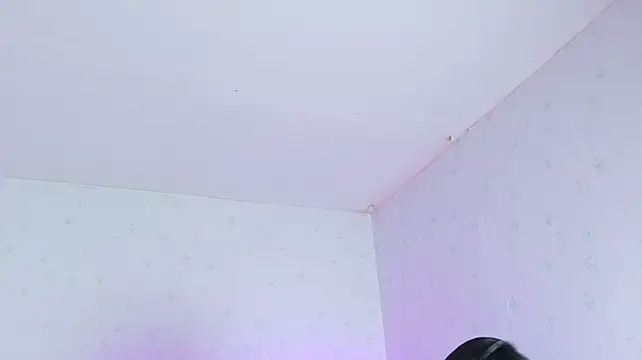 Saphyralux - I play with my hairypussy