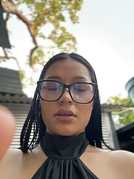 Lola_sweeet18 - rub clitoris for 1 min + top off