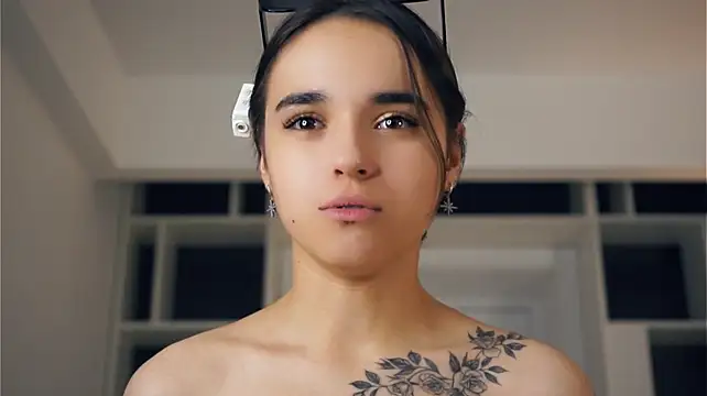 CourtneyBasbas - ice on my tits+make me orgasm