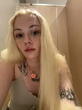 Badblondie - Massage boobies under top