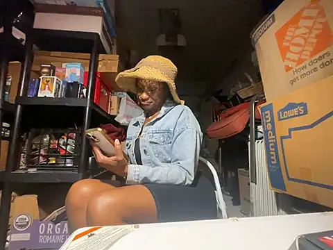 Wynterheat - Pussy Play | 2 tokens or more