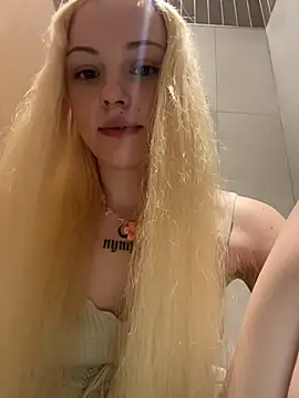 Badblondie - Massage boobies under top