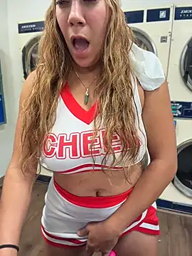 Bigbuttbrooklynn - take my panties off in laundrymat @GOAL